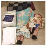 Group vintage linens including quilts &