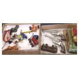 11 assorted vintage toys including windups,