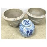 Oriental blue & white covered jar & 2 planters