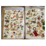 Group of over 100 pieces of Christmas & holiday