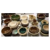 Large collection of Watt bowls, stoneware, bowls,