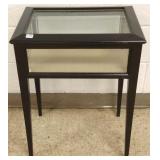 Small vitrine table