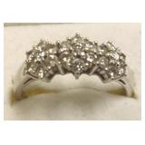 18k white gold ring set with diamonds .50 cwt 4.1g
