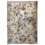 Approx 180 assorted vintage rings