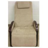 Zero gravity massage chair