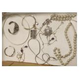 7 pieces vintage sterling jewelry with group of