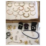 19 pieces vintage pearl jewelry including