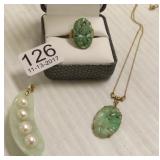 14k gold & jade ring, 10k gold & jade pendant & a
