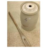 4-gallon Red Wing butter churn with lid (hairline)