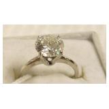 14k white gold ring set with round brilliant
