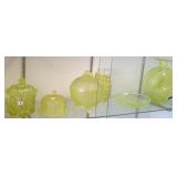 6 pieces of Vaseline glass- covered butter, etc