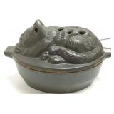Cast iron cat motif roaster