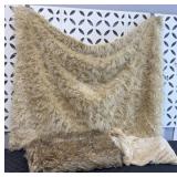 COZY & SOFT THROWS