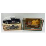 (2) DIECAST TRUCKS CASE IH & JIM BEAM 1/25 SCALE