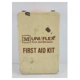VINTAGE METAL CASE FIRST AID KIT