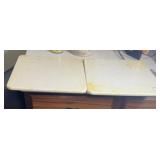 (2) CUTTING BOARDS & PIZZA STONE (ALT LOCATION)