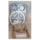 PAMPERED CHEF BAKERS & MUFFIN TIN