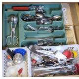 SILVERWARE & KITCHEN UTENSILS IN DRAWER