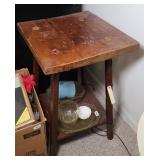 VINTAGE LAMP TABLE