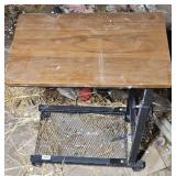 ADJUSTABLE TABLE