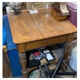 ANTIQUE TABLE, NEEDS REPAIRED