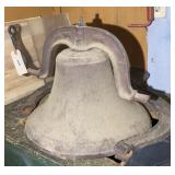 CAST IRON BELL NO 8 CRYSTAL METAL