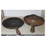 (2) LODGE CAST IRON GRIDDLES & PANS