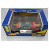1995 JEFF GORDON PIT STOP SHOWCASE 1:24 CAR