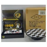 JEFF GORDON 1:24 BABY RUTH ELITE CAR W/ TURNTABLE