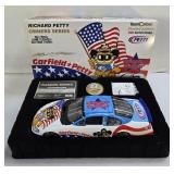RICHARD PETTY OWNER GARFIELD 1:24 DIECAST CAR