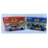 (2) LOONEY TOONS 1:24 DIECAST CARS
