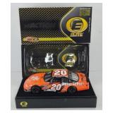 TONY STEWART HOME DEPOT 2002 1:24 DIECAST CAR