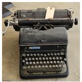 ROYAL THOMPSON ZEGIEL ANTIQUE TYPEWRITER