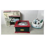 WHITE CHRISTMAS MUSIC & SKATING MUSIC BOX