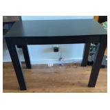 TABLE W/ DRAWER