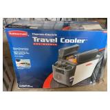 RUBBERMAID TRAVEL COOLER & WARMER, 12V (ALT LOC)