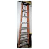 WERNER 8 FOOT FIBERGLASS LADDER