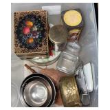 STAINLESS STEEL BOWLS & DECOR IN TOTE
