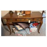 PENNSYLVANIA HOUSE LIBRARY TABLE