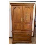 DRESSING CABINET