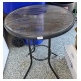 ROUND OUTDOOR TABLE