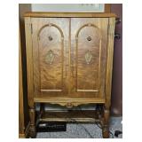 SPARTON ANTIQUE RADIO IN WOOD CABINET