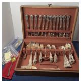 ROGERS SILVER PLATED SILVERWARE W/ SERVING
