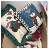 CHRISTMAS PILLOWS & DECOR