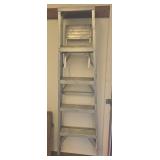 ALUMINUM 5 FOOT LADDER