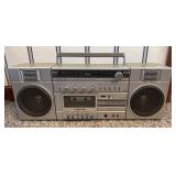 REALISTIC BOOMBOX