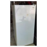 LARGE DORM REFRIGERATOR