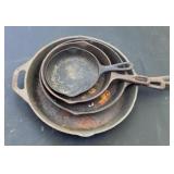 (4) CAST IRON SKILLET SMALLEST WAGOR 3