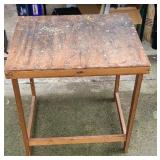 SMALL PLANT TABLE