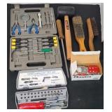 TOOL KIT & BRUSHES